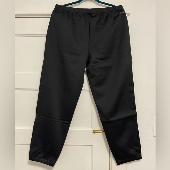 NWT Women’s Small (28” X 28”) New Balance Relentless Performance Fleece Pants - Picture 6 of 13